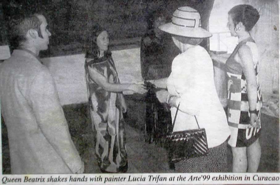 Cu Regina Beatrix la o expoziția Arte 99, în Curacao