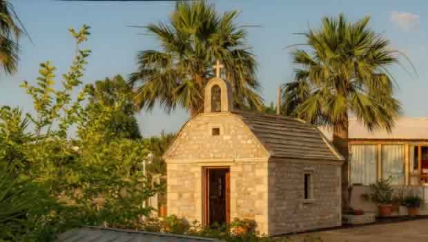 capela patio cazare Creta