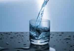 apa minerală naturală si beneficiile ei