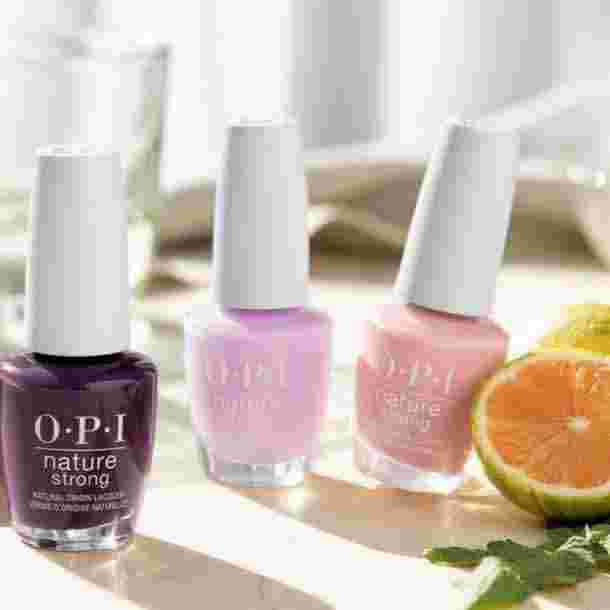 OPI Nature Strong lac de unghii din ingrediente naturale