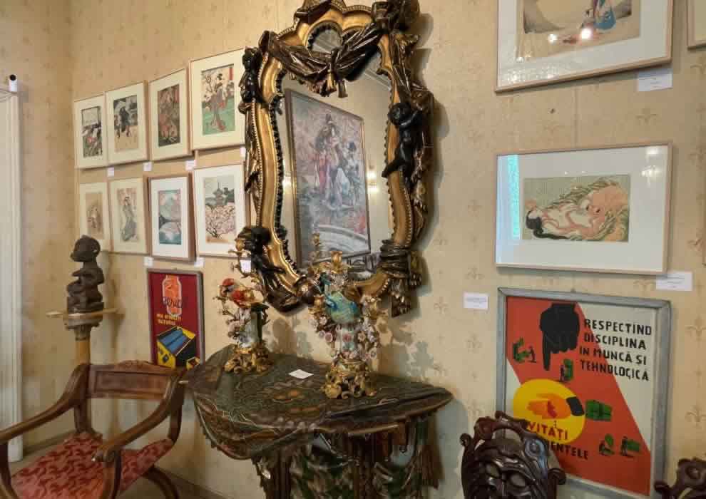 Expoziția Vechi și Nou - Licitația de Artă Decorativă, inclusiv o colecție de scaune