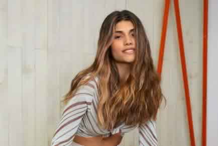 Foilayage este cea mai nouă tehnică marca Londa Professional care propune un mix între tehnica șuvițelor realizate cu folii de aluminiu și tehnica de balayage.