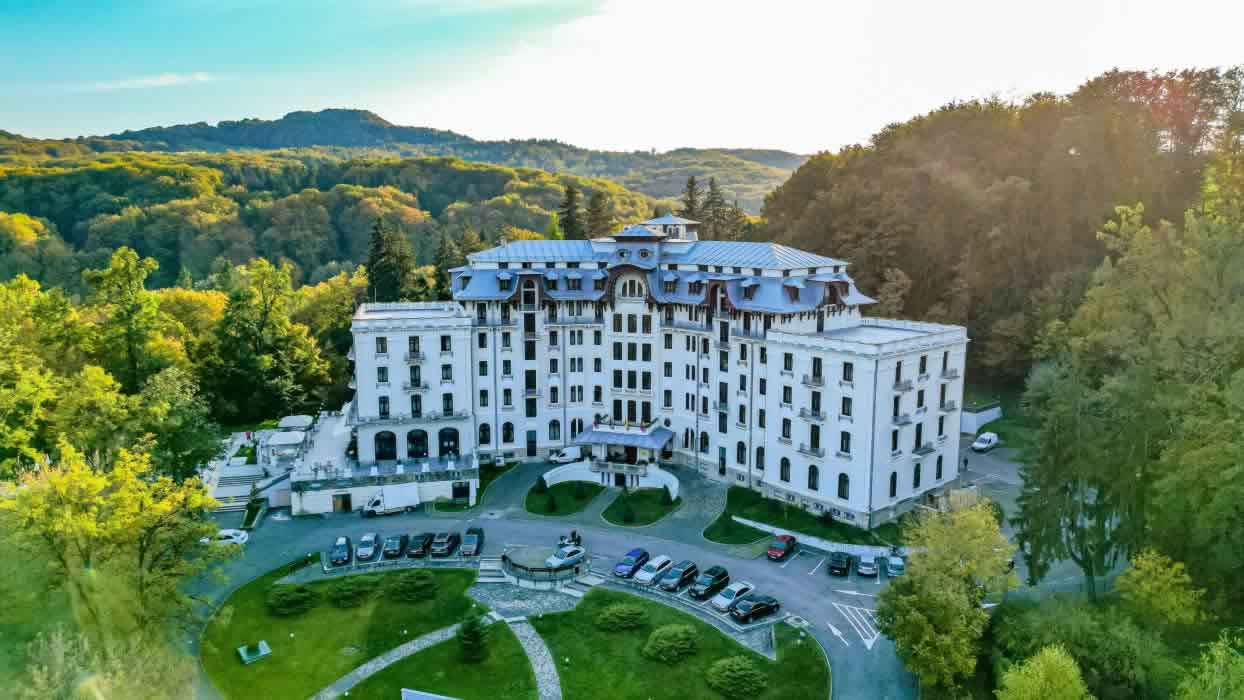 Hotelul Palace din Băile Govora împlinește 10 ani de la marea redeschidere