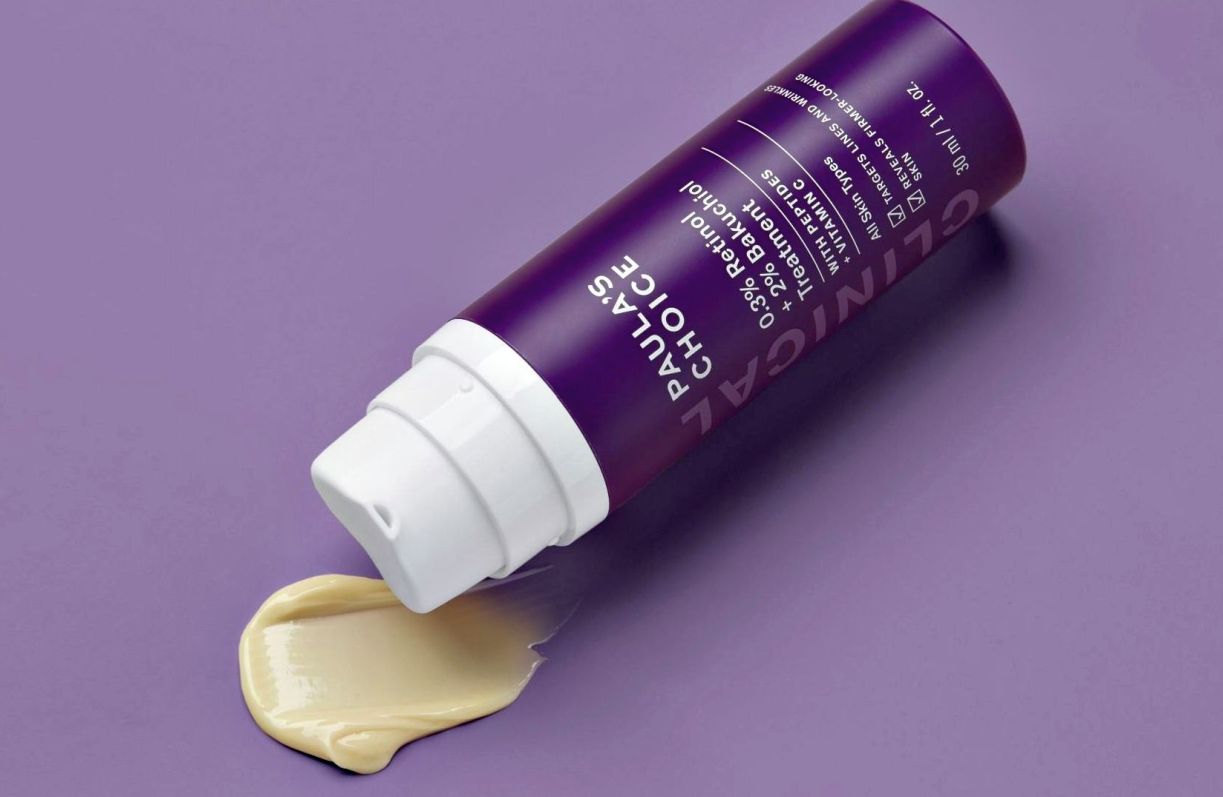 Propunerea de astăzi de la Paula`s Choice este Clinical 0.3% Retinol + 2% Bakuchiol, un tratament anti-aging inovator, cu o formulă avansată, concepută special pentru a reduce liniile fine și ridurile, a îmbunătăți fermitatea pielii și aspectul porilor dilatați și pentru a uniformiza culoarea pielii. 