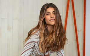 skin-tone hair